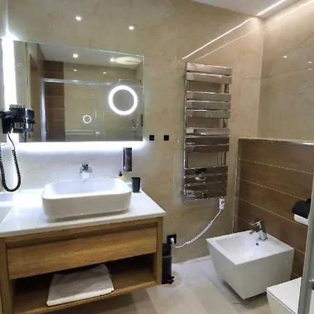 Apartamento Apartman Gold Akvamarin Bešeňová